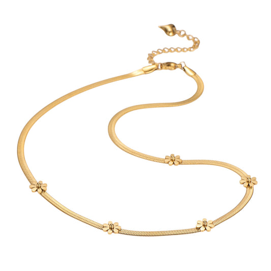 Collar planchado flores