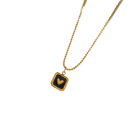 Collar corazón negro