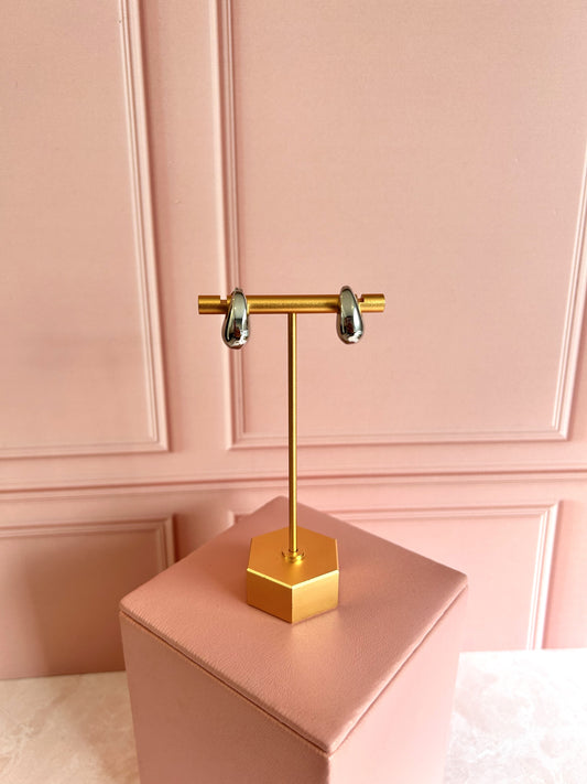 Arete gota plateado