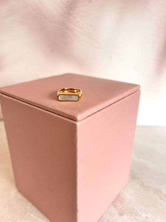 Anillo minimalista Madre perla