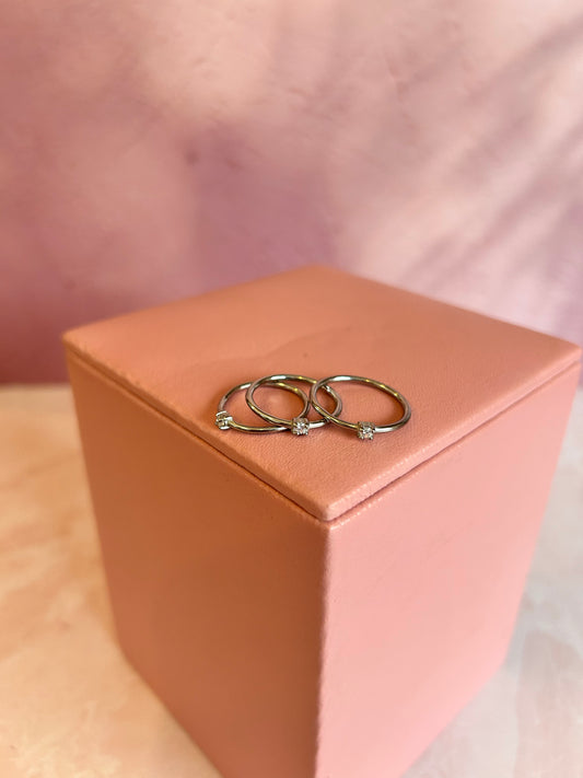 Anillo plateado Circonia blanca