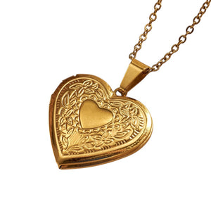 Collar relicario corazón
