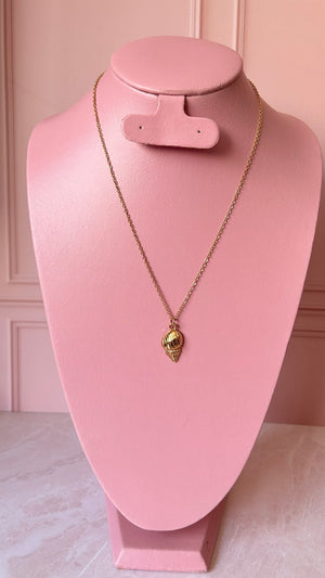 Collar concha hueca
