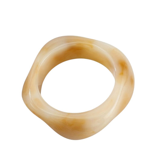 Brazalete acrílico beige