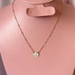 Collar flor blanca