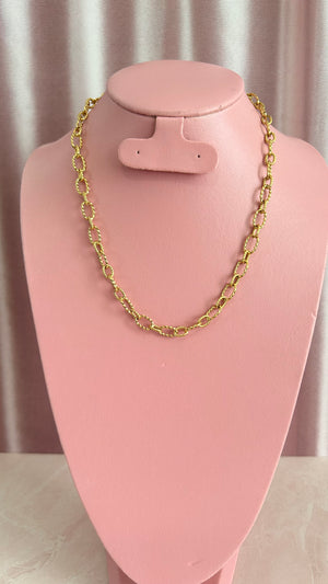 Collar eslabón torcido