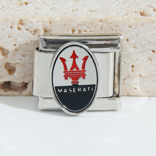 Charm Maserati plateado